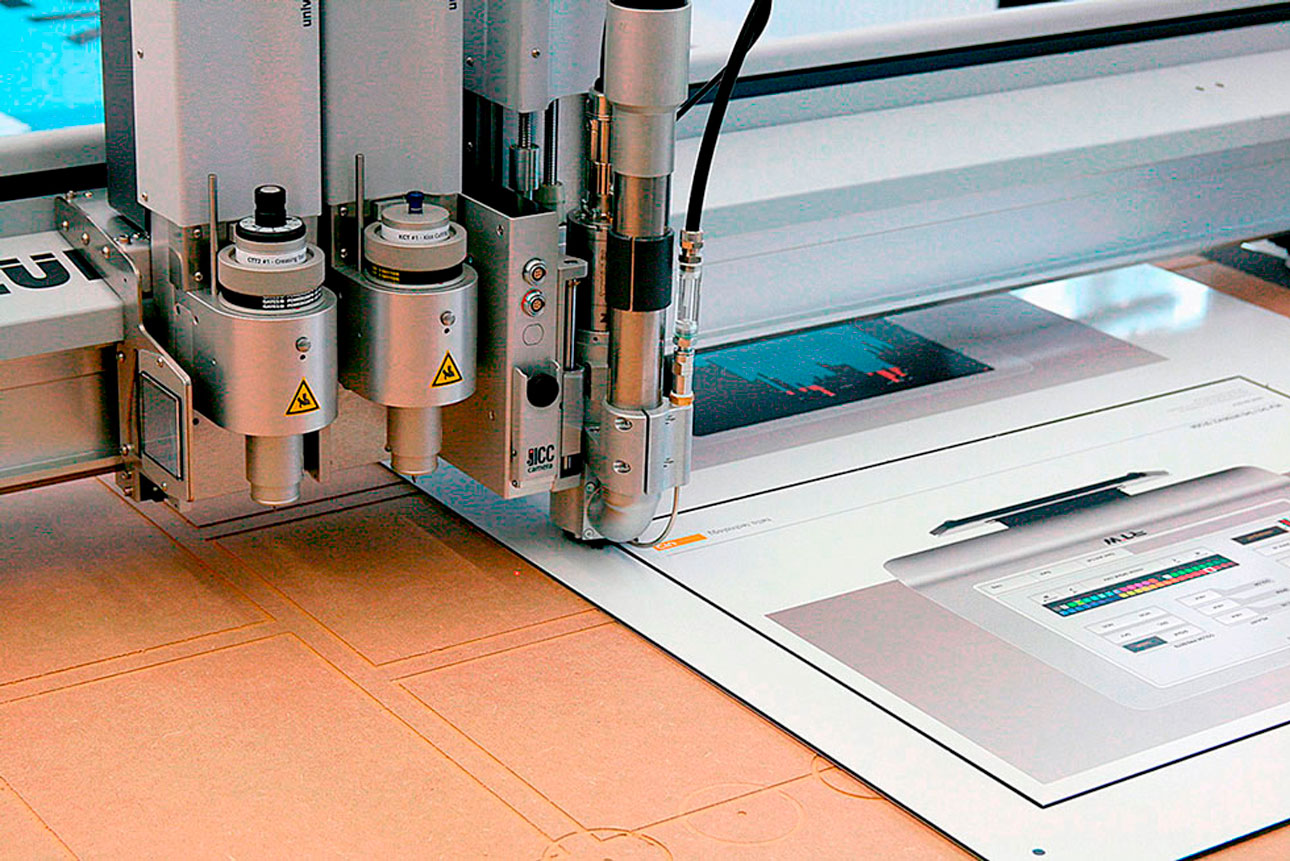 Fräsen von Alu-DIBOND, FOREX, Acrylglas